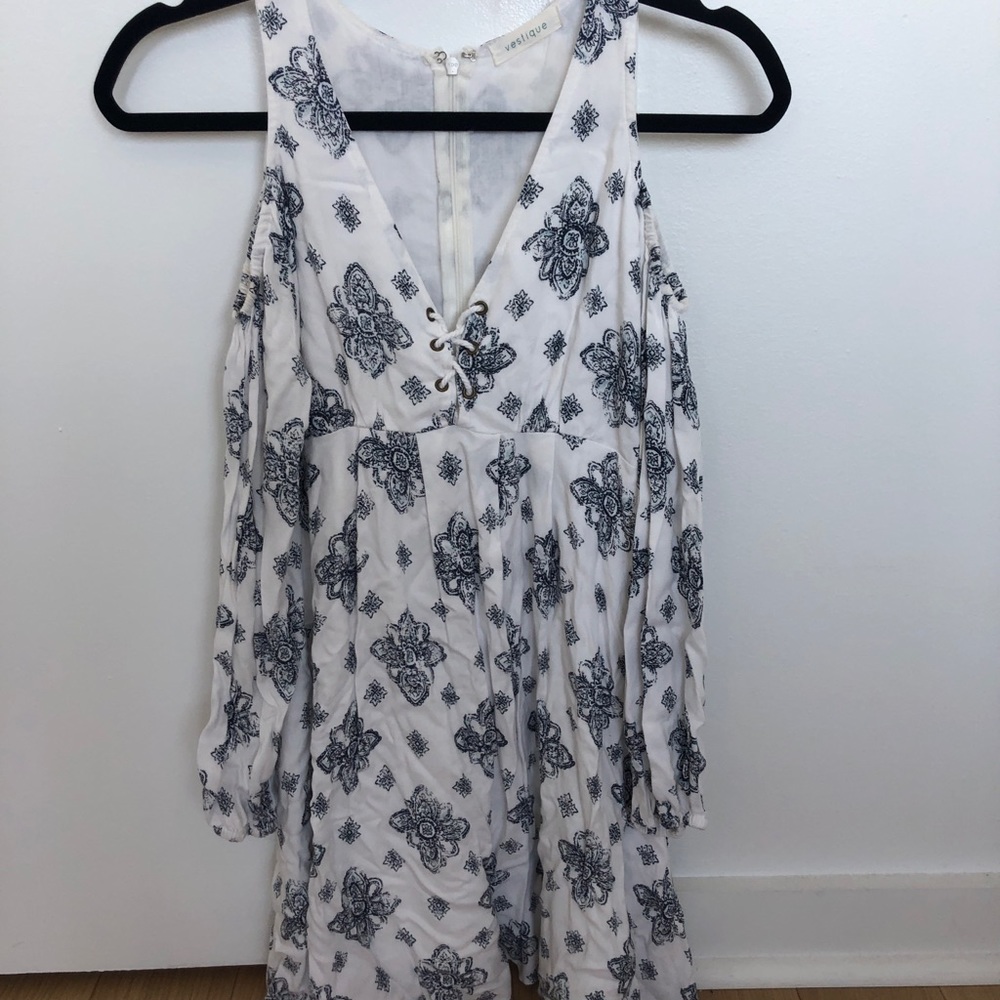 Vestique dress cut out shoulder
